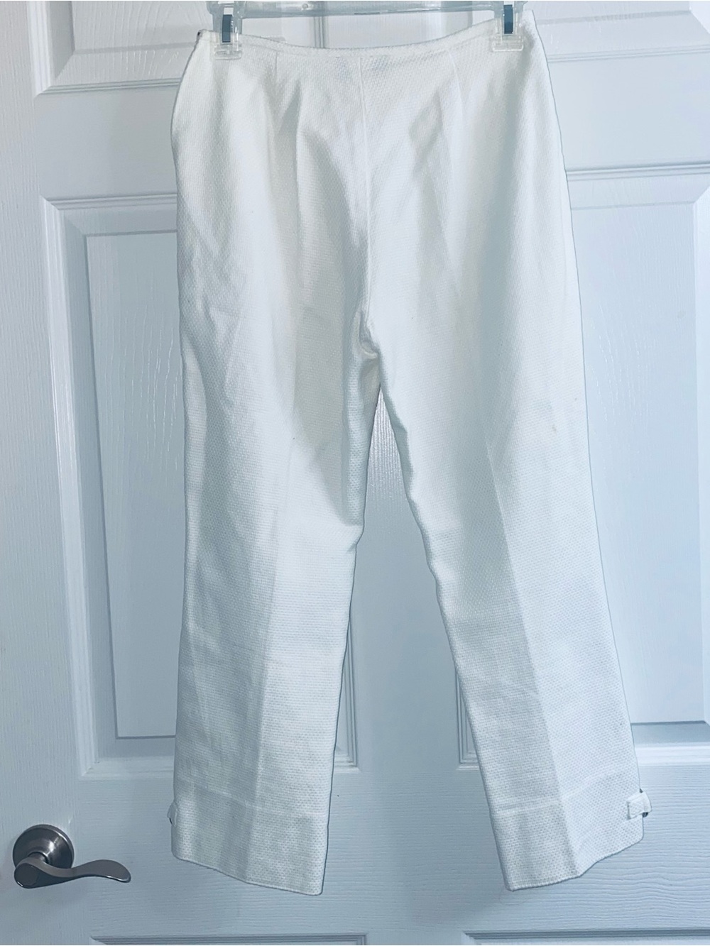 Women's White Straight-Leg Capris